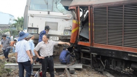 Vụ 2 tàu hàng tông nhau ở Quảng Nam: Đình chỉ công tác ông Dương Văn Minh, Trưởng Ga Núi Thành (Thời sự trưa 30/5/2018)