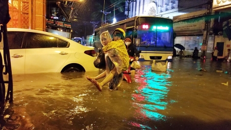 Thành phố Hồ Chí Minh, loay hoay chống ngập ngay đầu mùa mưa (30/5/2018)