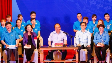 Các Công ty điện lực phối hợp với lực lượng chức năng kiểm tra giá bán điện của các chủ nhà trọ cho công nhân (Thời sự trưa 23/5/2018)