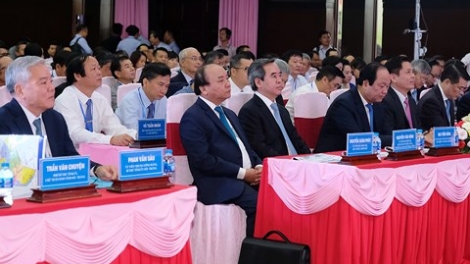 Thủ tướng Nguyễn Xuân Phúc chủ trì Hội nghị Xúc tiến đầu tư tỉnh Sóc Trăng và phát động khởi nghiệp (Thời sự trưa 19/6/2018)