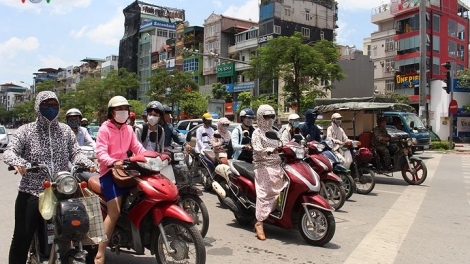 Nắng nóng vẫn bao trùm hầu khắp các tỉnh thành từ khu vực Bắc Bộ cho đến các tỉnh Bắc miền Trung (Thời sự chiều 21/6/2018)