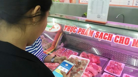 Bộ Khoa học và Công nghệ đang xây dựng Cổng thông tin truy xuất nguồn gốc quốc gia, nhằm cung cấp thông tin chính xác về nguồn gốc thực phẩm sạch đến với người tiêu dùng (Thời sự đêm 12/6/2018)