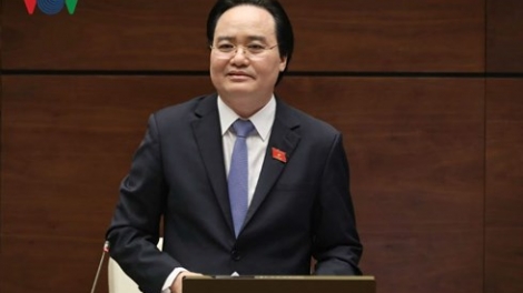 Bộ trưởng Giáo dục Đào tạo Phùng Xuân Nhạ đã nêu lên những biện pháp căn cơ để giải quyết tình trạng bạo hành trẻ em đang diễn biến phức tạp; đồng thời cho biết sẽ kiên quyết đưa những giáo viên kém phẩm chất ra khỏi ngành (Thời sự trưa 6/6/2018)