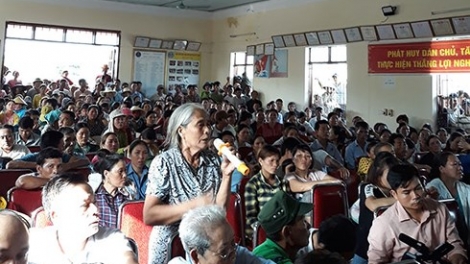 Chủ tịch Ủy ban nhân dân  tỉnh Thanh Hóa đối thoại với người dân ngay tại xã Hải Hà vì những bức xúc của người dân liên quan đến dự án Cảng nhà máy Nhiệt điện Nghi Sơn 2, cảng Container Long Sơn (Thời sự chiều 17/6/2018)