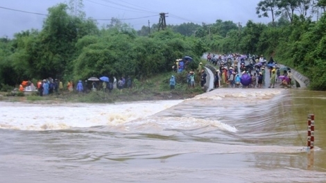 Các tỉnh miền Trung ứng phó với mưa lớn kéo dài (18/7/2018)