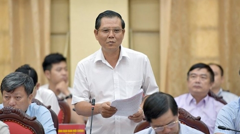 Có tới 40% nhân sự kém của Đài Phát thanh - Truyền hình Hà Nội nhưng rất khó cho thôi việc, vì họ là con ông, cháu cha. Phát biểu này của ông Tô Quang Phán - Tổng giám đốc Đài phát thanh truyền hình Hà Nội đang thu hút sự chú ý đặc biệt của dư luận.