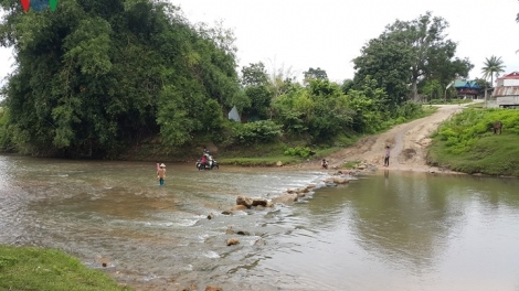 Nỗi lo tựu trường mùa mưa lũ ở xã vùng 3 Yang Nam, huyện Kông Chro, tỉnh Gia Lai (27/8/2018)