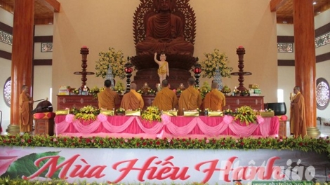 Hôm nay ngày rằm tháng 7 - ngày lễ Vu lan báo hiếu, tại nhiều ngôi chùa, tịnh thất trên cả nước trang trọng tổ chức các hoạt động của lễ vu lan (Thời sự trưa 25/8/2018)