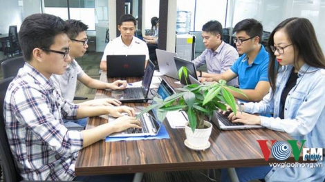 Nhà khoa học trẻ và sản phẩm giáo dục 4.0 giúp học sinh Việt Nam hiểu vấn đề nhanh để áp dụng vào thực tiễn (27/8/2018)