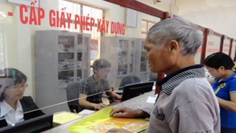 Lần đầu tiên công bố chỉ số đánh giá chi phí tuân thủ thủ tục hành chính năm 2018. Nhóm thủ tục hành chính về xây dựng được xếp vào diện đắt đỏ nhất với chi phí tuân thủ cao gấp nhiều lần so với các lĩnh vực khác, lên tới 64 triệu đồng (Thời sự trưa 17/8/2018)