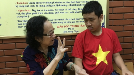 Người gieo niềm hy vọng trong những "vầng trăng khuyết" (4/9/2018)