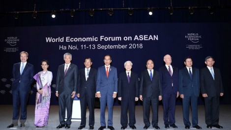 Khai mạc toàn thể Diễn đàn kinh tế thế giới về ASEAN với chủ đề Những ưu tiên của ASEAN trong Cách mạng Công nghiệp 4.0 tại Hà Nội (Thời sự trưa 12/9/2018)