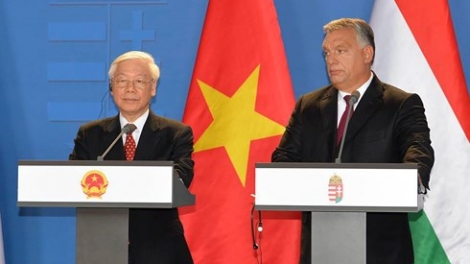 Tổng Bí thư Nguyễn Phú Trọng và Thủ tướng Viktor Orban chứng kiến lễ ký kết và gặp gỡ báo chí (Thời sự đêm 10/9/2018)