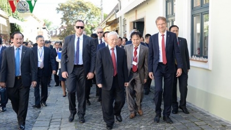 Tổng Bí thư Nguyễn Phú Trọng thăm thành phố Szentendre của Hungary (Thời sự chiều 9/9/2018)