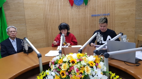 Trách nhiệm nêu gương của người đứng đầu, sau lùm xùm của dư luận về việc phu nhân Bộ trưởng Bộ Công Thương được xe biển xanh đón tận chân cầu thang máy bay. (7/1/2019)