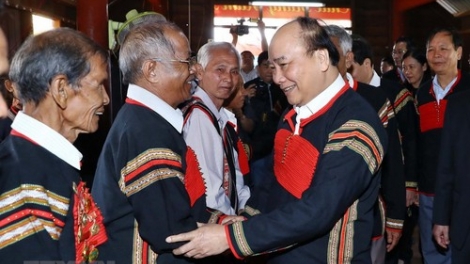Thủ tướng Nguyễn Xuân Phúc thăm hỏi, tặng quà Tết bà con các dân tộc huyện Chư Juts, Đắk Nông (Thời sự trưa 15/1/2019)