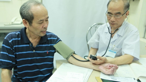 Phó Thủ tướng Vũ Đức Đam yêu cầu Bộ Y tế thu hồi quyết định với nội dung làm chậm việc lập hồ sơ sức khỏe cho từng người dân tại các trạm y tế (Thời sự trưa 16/1/2019)