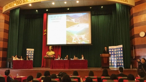 Những nghị sĩ trẻ tham gia Dự án "Diễn đàn mô phỏng Nghị viện trẻ" (6/1/2019)