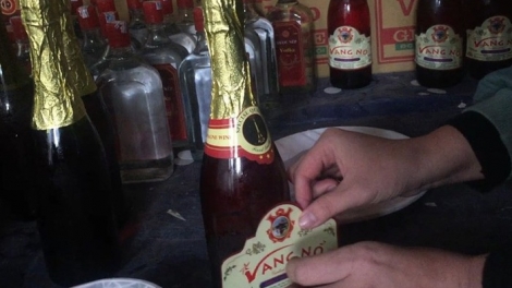 Rượu vang giả siêu tốc từ xưởng pha chế ở Hà Nội: Trách nhiệm quản lý ở đâu? (16/1/2019)
