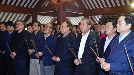 Thủ tướng Nguyễn Xuân Phúc và lãnh đạo Đảng, Nhà nước dâng hương tưởng nhớ Bác Hồ (Thời sự chiều 27/1/2019)