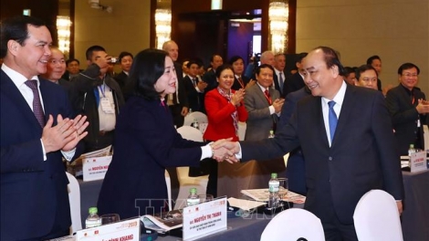 Thủ tướng Nguyễn Xuân Phúc đồng chủ trì Diễn đàn Kinh tế Việt Nam năm 2019 với chủ đề: Củng cố nền tảng cho tăng trưởng nhanh và bền vững (Thời sự chiều 17/1/2019)