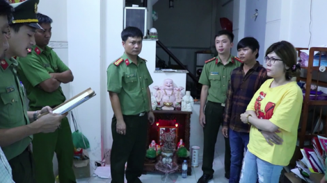 THỜI SỰ 12H TRƯA 31/10/2019: Sau Hà Tĩnh, Cơ quan công an Thừa Thiên Huế quyết định khởi tố 3 đối tượng tổ chức đưa người vượt biên trái phép.
