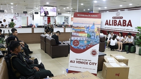 THỜI SỰ 18H CHIỀU 4/10/2019: Sau vụ Công ty Cổ phần địa ốc Alibaba lừa đảo hàng nghìn tỷ đồng của khách hàng, Bộ Xây dựng yêu cầu các địa phương phải công khai các dự án bất động sản trên địa bàn.