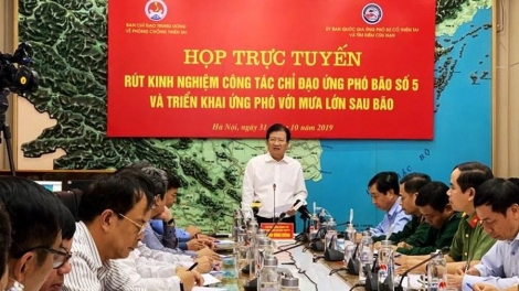THỜI SỰ 18H CHIỀU 31/10/2019: Bão số 5 gây thiệt hại hàng trăm tỉ đồng, Phó Thủ tướng Trịnh Đình Dũng chỉ ra lúng túng cần rút kinh nghiệm trong điều hành, kiểm tra phòng chống bão.