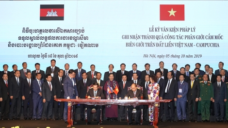 THỜI SỰ 12H TRƯA 5/10/2019: Thủ tướng Nguyễn Xuân Phúc và Thủ tướng Vương quốc Campuchia Samdech Techo Hun Sen dự Hội nghị tổng kết công tác phân giới cắm mốc biên giới trên đất liền Việt Nam - Campuchia.