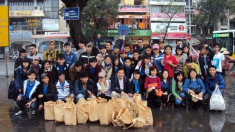 Nhóm làm sạch đẹp Hồ Gươm với Ninomiya - lan tỏa tình yêu Hà Nội (6/10/2019)