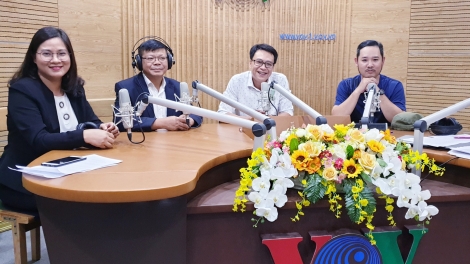 “Nghiện facebook”: Làm sao để giới trẻ có bản lĩnh, coi mạng xã hội là công cụ hữu ích trong cuộc sống chứ không thành “nô lệ” của nó? (15/11/2019)