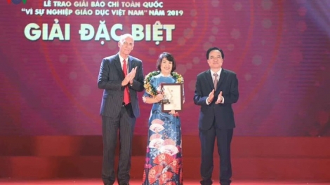 Giới thiệu tác phẩm vừa đạt giải A, Giải Báo chí toàn quốc Vì sự nghiệp giáo dục Việt Nam: Chuyện về những người thầy thắp lửa (19/11/2019)