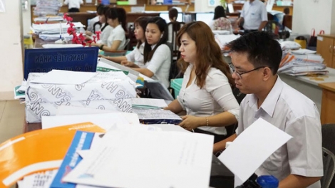Bỏ biên chế suốt đời, tăng niềm tin của dân (27/11/2019)