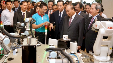 THỜI SỰ 12H TRƯA 16/11/2019: Thủ tướng Nguyễn Xuân Phúc chủ trì Diễn đàn "Nâng tầm kỹ năng lao động Việt Nam" với chủ đề "Doanh nghiệp đồng hành đổi mới và nâng cao chất lượng giáo dục nghề nghiệp".