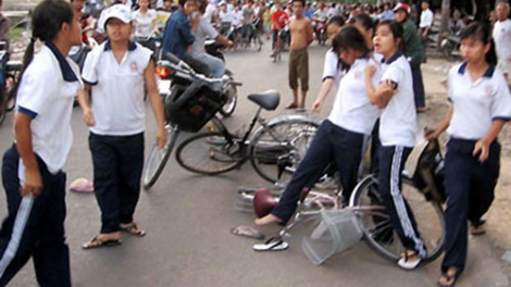 Văn hóa ứng xử học đường, nhìn từ những vụ bạo lực học đường (20/12/2019)