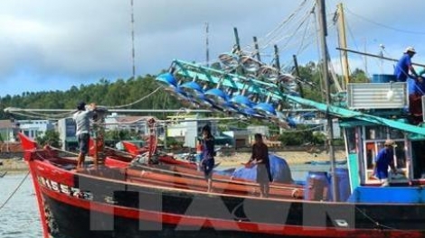 Lắp đặt thiết bị giám sát tàu cá (14/12/2019)