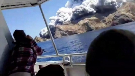 Sau 2 ngày núi lửa phun trào ở New Zealand: Công tác cứu hộ vẫn rất nguy hiểm (11/12/2019)