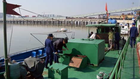 Nhiều giải pháp chống buôn lậu, gian lận thương mại trên tuyến biển Hải Phòng (19/12/2019)