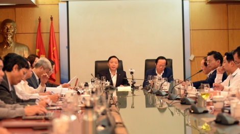 THỜI SỰ 18H00 CHIỀU 19/12/2019: Bộ Tài nguyên Môi trường họp khẩn với Hà Nội và Thành phố Hồ Chí Minh về ô nhiễm môi trường không khí. Tuy nhiên, phóng viên báo chí chỉ được tác nghiệp 15 phút đầu và nghe kết luận cuối cùng