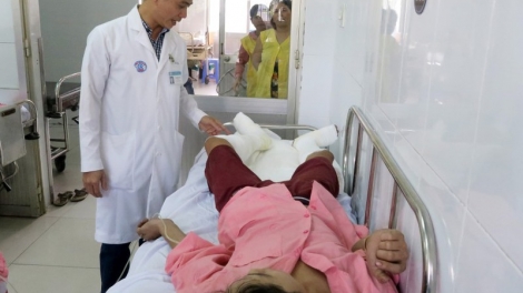 THỜI SỰ 21H30 ĐÊM 23/12/2019: Bốn người trong một gia đình ở Bình Dương bị bỏng nặng do vừa chiết xăng, vừa hút thuốc lá.