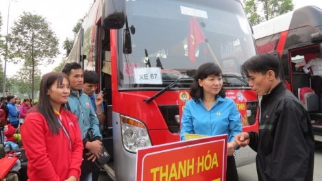 Xe nghĩa tình đưa công nhân về quê đón Tết: nhân lên niềm vui sum họp bên gia đình sau một năm lao động (Thời sự trưa 1/2/2019)
