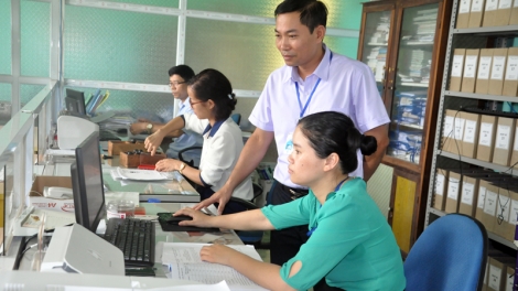 Xây dựng đội ngũ cán bộ tốt phục vụ nhân dân (28/2/2019)