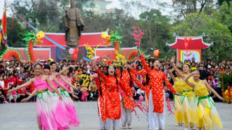 Đi tìm những vẻ đẹp trong lành của Hội Xuân qua các tác phẩm thơ và nhạc (10/2/2019)