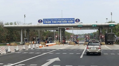 Tổng cục Đường bộ sẽ ban hành quyết định thu hồi quyết định từ chối phục vụ vĩnh viễn 2 ô tô của Tổng Công ty Đầu tư phát triển Đường cao tốc Việt Nam (12/2/2019)