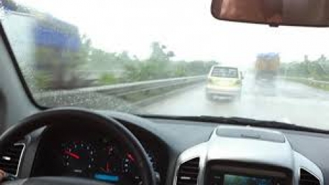 Chăm sóc ô tô thời tiết nồm ẩm (6/3/2019)