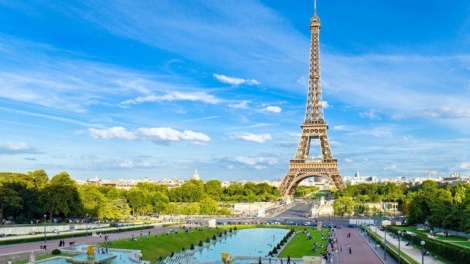 Tháp Eiffel - biểu tượng của kinh đô ánh sáng, tình yêu lớn giữa lòng Paris hoa lệ (31/3/2019)