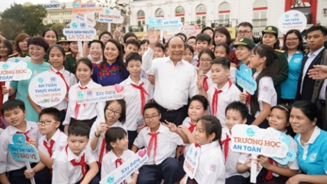 Thủ tướng Chính phủ Nguyễn Xuân Phúc dự Lễ phát động "Năm An toàn cho phụ nữ và trẻ em" nhân kỷ niệm 1979 năm Khởi nghĩa Hai Bà Trưng và 109 năm Ngày Quốc tế phụ nữ 8/3 (Thời sự trưa 6/3/2019)