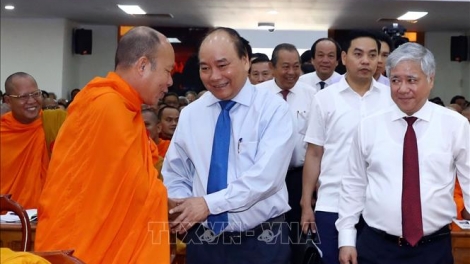 Thủ tướng Nguyễn Xuân Phúc dự buổi Họp mặt đại biểu tiêu biểu dân tộc Khmer nhân dịp Tết cổ truyền Chôl Chnăm Thmây 2019 (Thời sự trưa 6/4/2019)