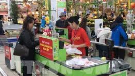 Chỉ số giá tiêu dùng tháng 4 tăng 0,31% so với tháng trước. Nguyên nhân là do giá xăng dầu và điện được điều chỉnh tăng (Thời sự chiều 29/4/2019)