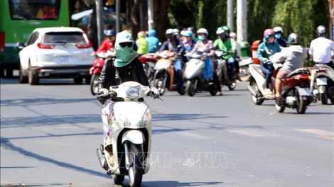 Người dân chủ động đối phó với nắng nóng, bảo vệ sức khỏe trong mùa hè (25/4/2019)